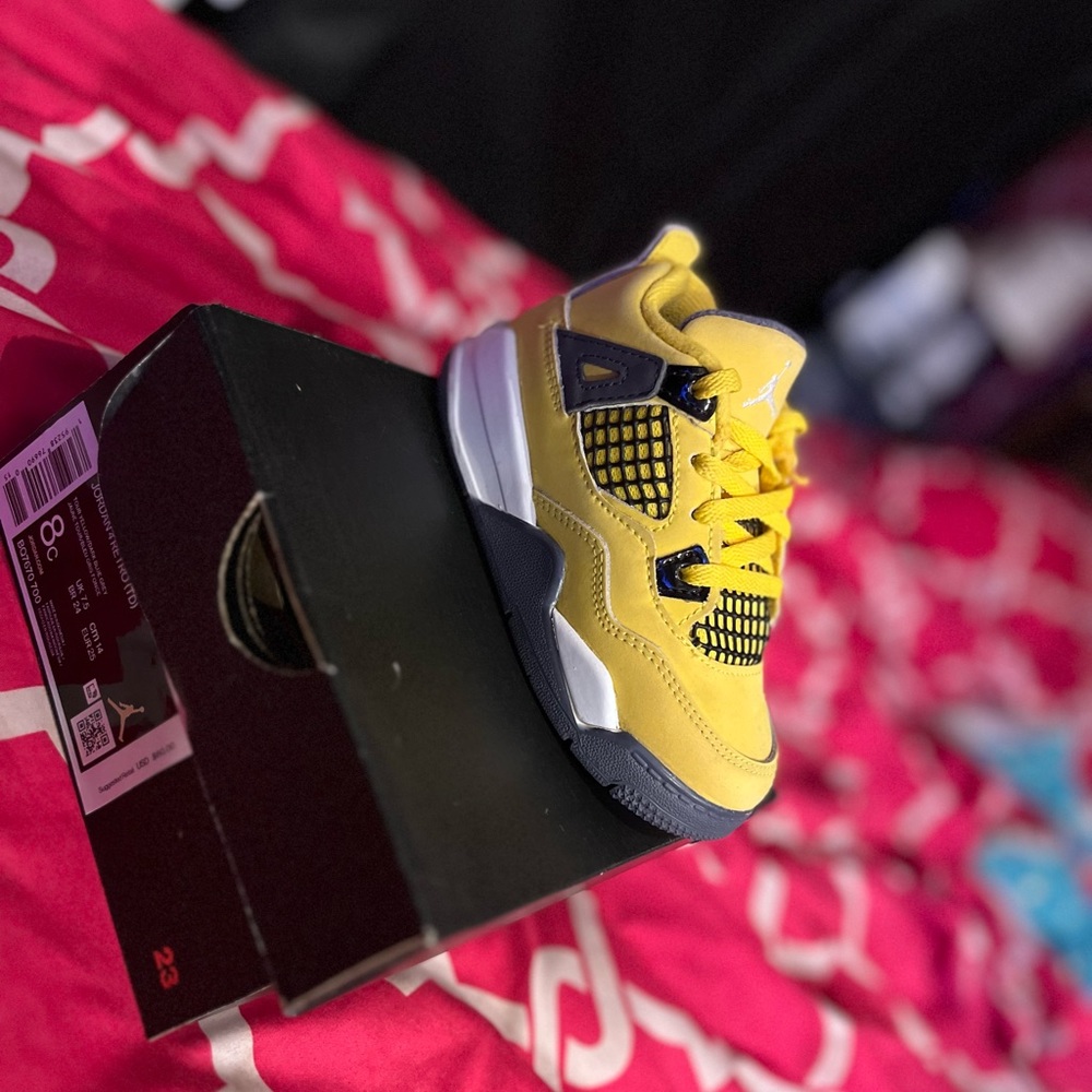 Air Jordan 4 Retro
